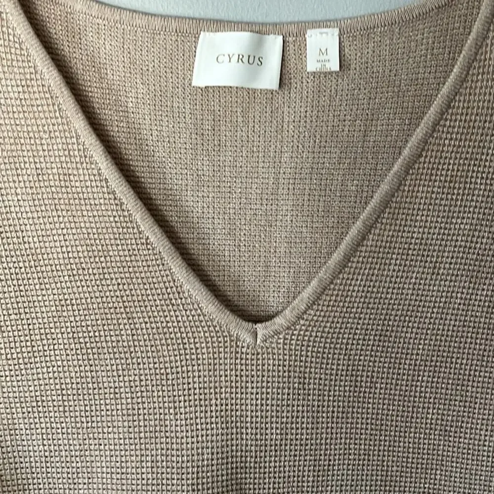 Cyrus Top ** - Picture 5 of 11